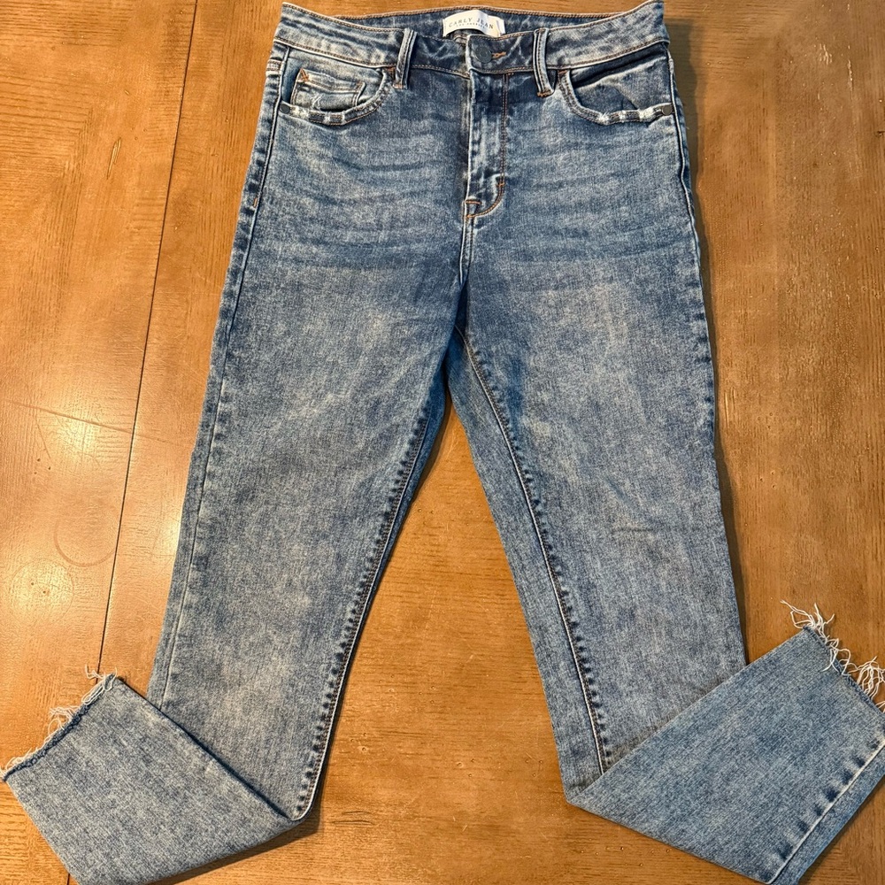 Carly Jean Los Angeles NWOT Light Blue Ankle Jeans